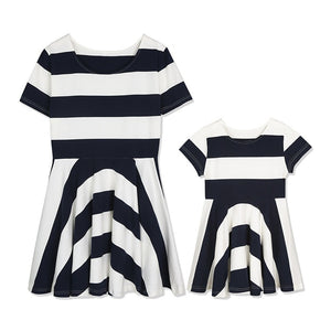 Bear Leader 2019 New Spring&Autumn Style Family Matching Outfits Mother And Daughter Fall Full Black Striped Dress Free Shipping